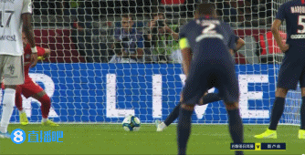 球迷态度：回顾2025年国内外足坛，哪些事让你印象深刻？（从球迷视角盘点2025年中外足坛：哪些瞬间最难忘？）