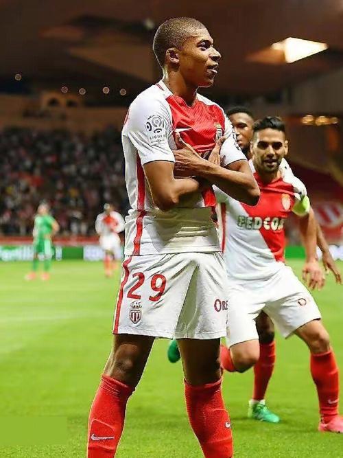 卡西利亚斯：皇马现在是联赛第一，不明白为什么要批评阿隆索（卡西利亚斯不解：皇马领跑联赛，为何还要批评阿隆索）