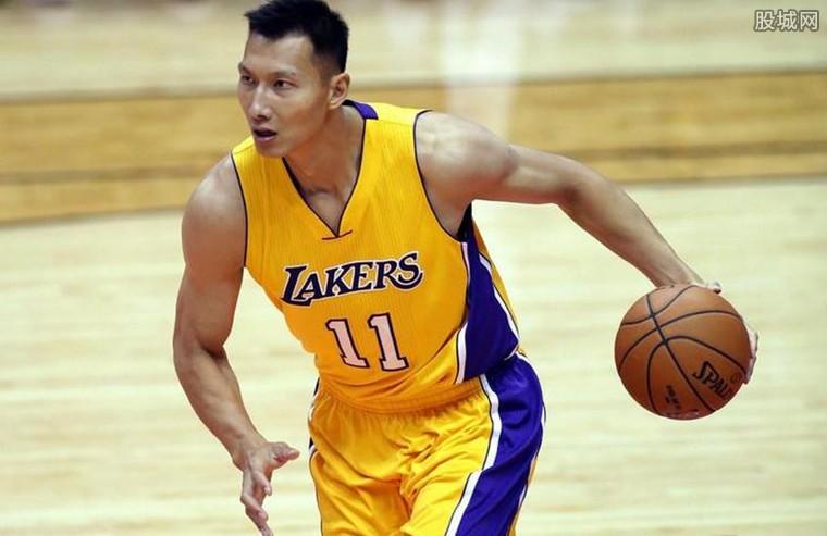 苏超创全国多个标志性第一次：央视转播、启用VAR、名哨执法（苏超实现多项全国里程碑首创：央视转播、引入VAR、名哨执法）