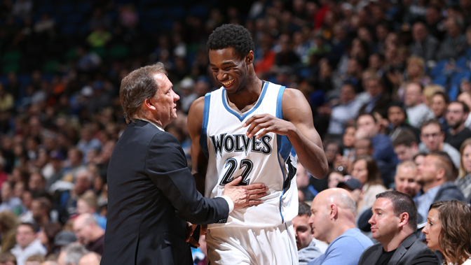 中超：山东泰山客场2-0完胜青岛队（中超：山东泰山客场两球零封青岛队）